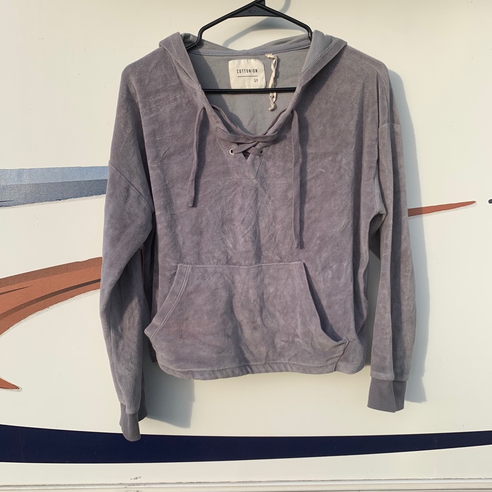 Gray lounge ware sweater